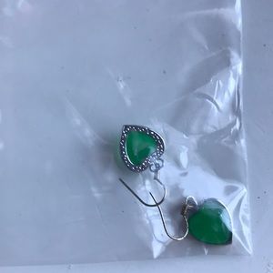 🌸 2/$4 🌸 Pretty green heart earrings